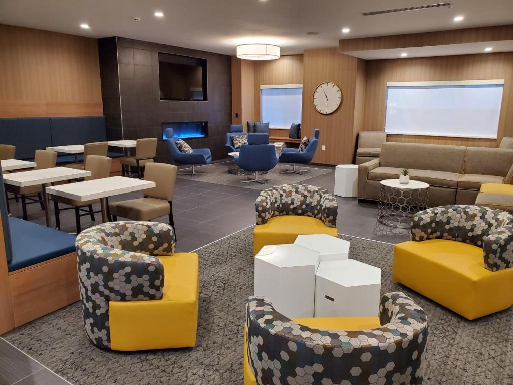 Microtel Inn & Suites By Wyndham Farmington Extérieur photo